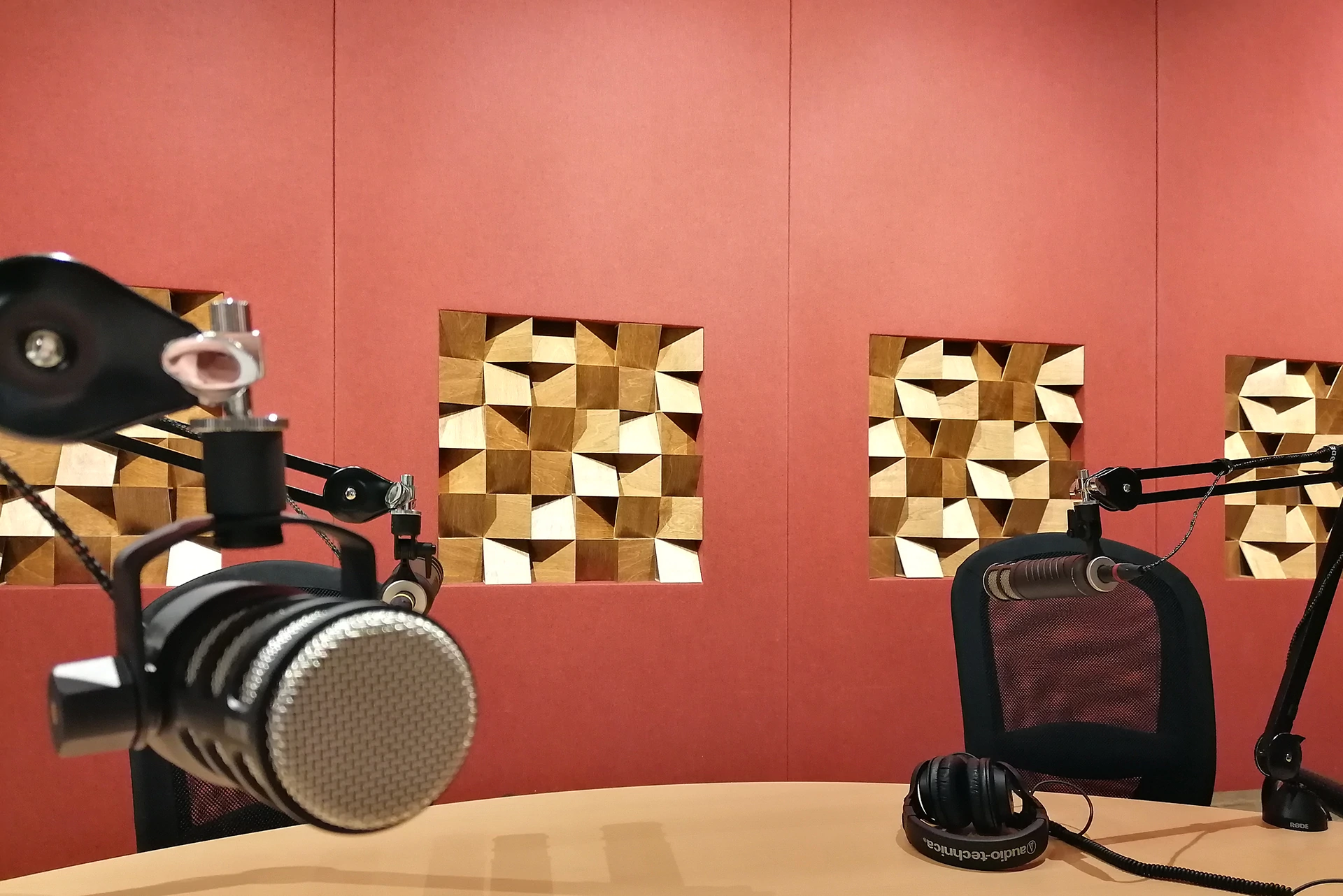 Akustik Studio fur Podcast aufbau plannung messen Raumaksutik verbessern